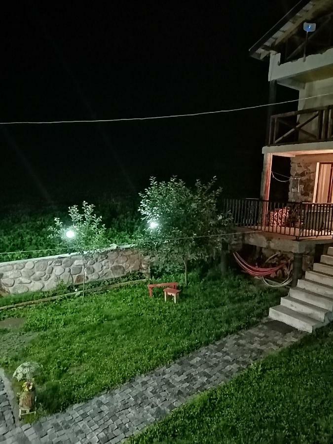 Sakhli Laghamshi Hotell Mestia Eksteriør bilde